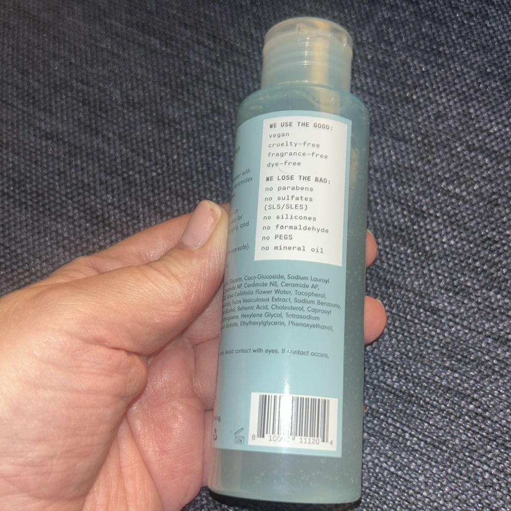 Versed Wash It Out Gel Cleanser - Blue and Smoothing eye cream - Picture 3 of 5